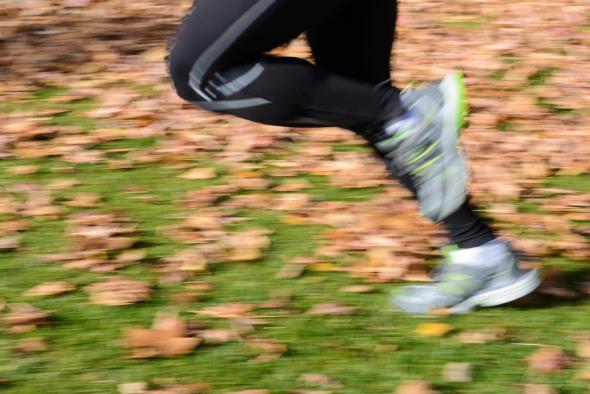 Kontuzje kolan to częsta dolegliwość biegaczy
