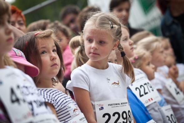 Biegi Deptaka to biegi dla dzieci do 13 lat (w 4 kategoriach wiekowych)