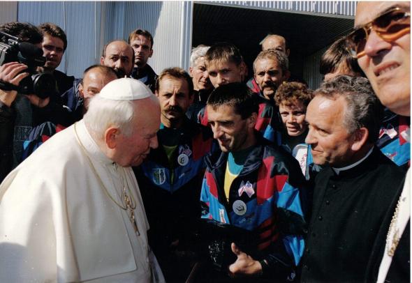 August Jakubik u Papieża Jana Pawła II. Fot. Archiwum Augusta Jakubika