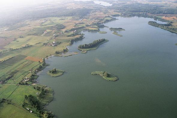 33 km trasa prowadzić będzie wokół malowniczego Jeziora Narie