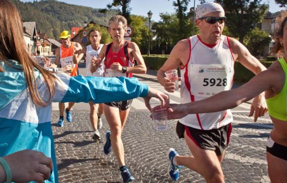 Nawadnianie organizmu kluczem do bezpiecznego biegania