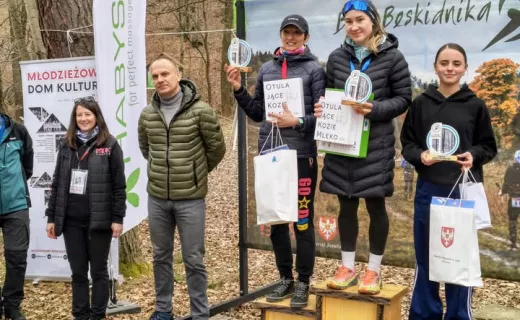 Ponad 350 osób pobiegło w jubileuszowej V edycji Zimowego Biegu Beskidnika