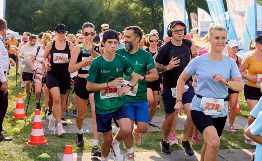 II Festiwal Biegowy w Laskowej wystartował z rozmachem. Góry, słońce i setki biegaczy