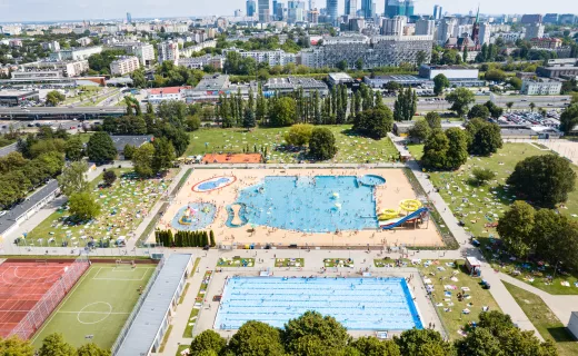 Ruszają letnie pływalnie w Warszawie!