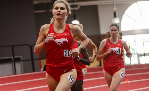 „Miło mi poinformować, że swoją sportową oraz akademicką karierę od początku 2026 kontynuuję już w Stanach Zjednoczonych” - mówi Paulina Kicilińska czołowa biegaczka z ULKS Lipinki