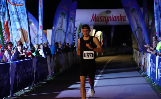 Pobiegli na Milę! Bieg dostarczył zawodnikom sporo wrażeń [WIDEO]