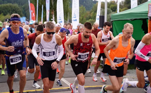 Półmaraton na dobry początek niedzieli. Setki zawodników ruszyło zwartych i gotowych [ZDJĘCIA]