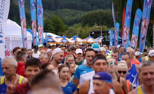 Półmaraton na dobry początek niedzieli. Setki zawodników ruszyło zwartych i gotowych [ZDJĘCIA] - 2