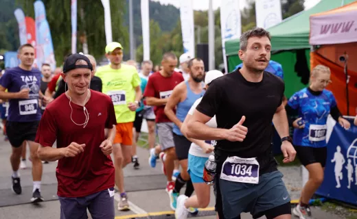 Półmaraton na dobry początek niedzieli. Setki zawodników ruszyło zwartych i gotowych [ZDJĘCIA] - 8