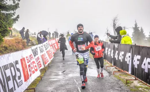 4F Świeradów Run - Runner's World Super Bieg na mecie - 15