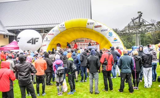 4F Świeradów Run - Runner's World Super Bieg na mecie - 11