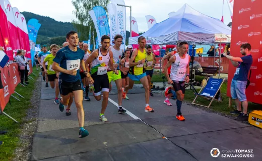 Wystartował bieg na 15 kilometrów! Zawodnicy ruszyli pełni energii - 
