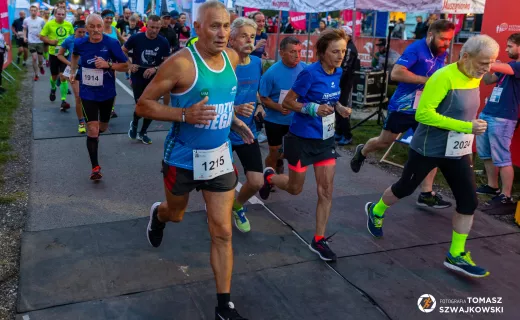 Wystartował bieg na 15 kilometrów! Zawodnicy ruszyli pełni energii - 