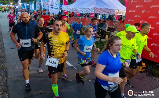 Wystartował bieg na 15 kilometrów! Zawodnicy ruszyli pełni energii - 