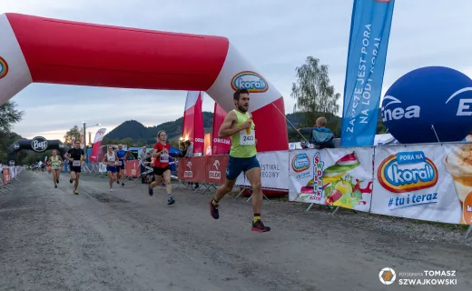 Wystartował bieg na 15 kilometrów! Zawodnicy ruszyli pełni energii - 
