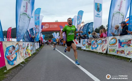 Wystartował bieg na 15 kilometrów! Zawodnicy ruszyli pełni energii - 