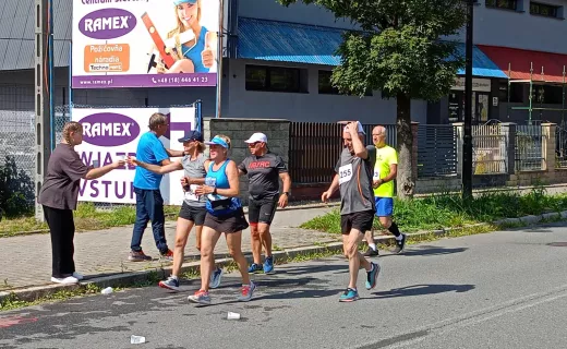 Nawodnienie kluczem do sukcesu! Mocna rywalizacja na trasie Sądeckiej Dychy - 