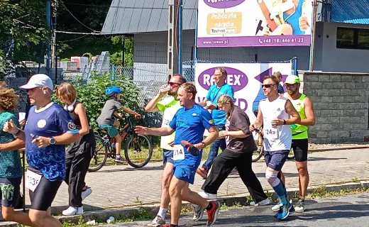 Nawodnienie kluczem do sukcesu! Mocna rywalizacja na trasie Sądeckiej Dychy - 