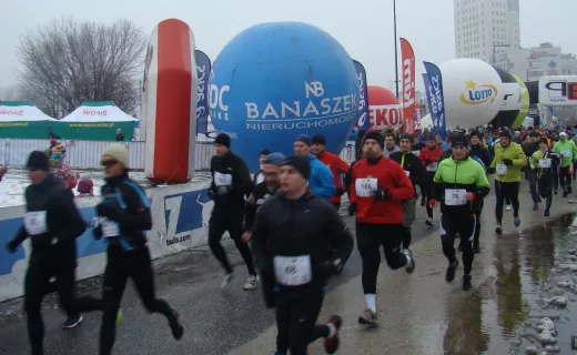 Biegiem, na łyżwach i na rowerze. Warszawa sprawdziła się w zimowym triathlonie [ZDJĘCIA] - 1