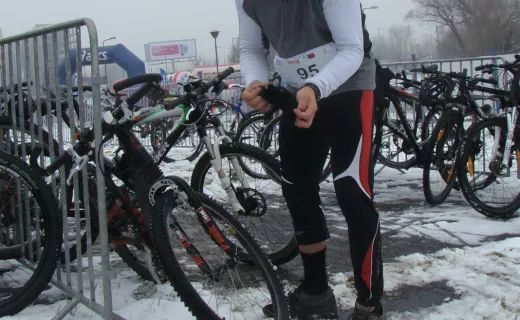 Biegiem, na łyżwach i na rowerze. Warszawa sprawdziła się w zimowym triathlonie [ZDJĘCIA] - 21