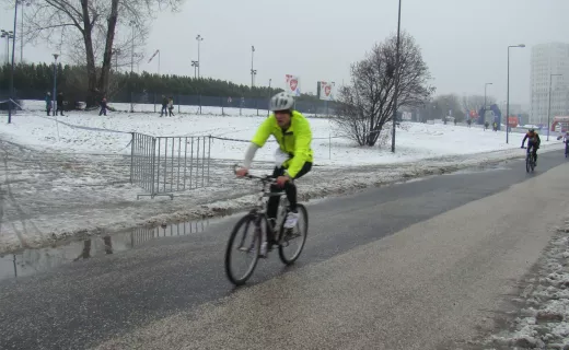 Biegiem, na łyżwach i na rowerze. Warszawa sprawdziła się w zimowym triathlonie [ZDJĘCIA] - 16
