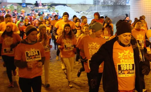 Warszawa po raz dziewiąty pobiegła dla diabetyków w finale WOŚP [ZDJĘCIA] - 12