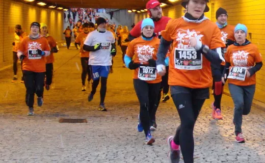 Warszawa po raz dziewiąty pobiegła dla diabetyków w finale WOŚP [ZDJĘCIA] - 35