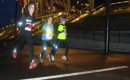 Urodzinowa sztafeta Night Runners wokół Narodowego - 13