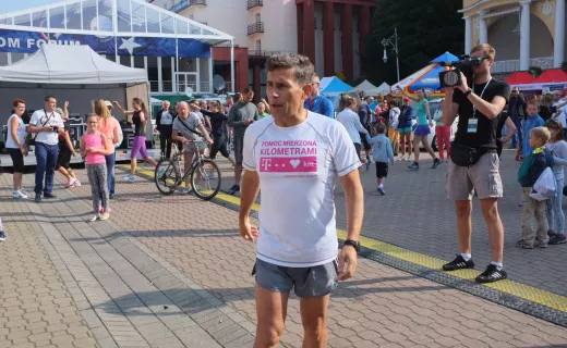 Rozgrzewka z Robertem Korzeniowskim: "Będę dzisiaj trochę jak wychowawca WF" [FOTO] - 1