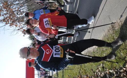 Rodzinne święto nordic walking w Jejkowicach z pełnym zaangażowaniem [ZDJĘCIA] - 11