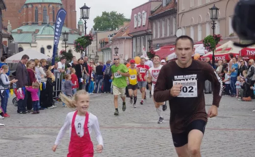 Tłumy pobiegły tam, gdzie ochrzczono Polskę [ZDJĘCIA] - 11