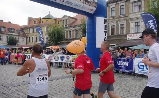 Tłumy pobiegły tam, gdzie ochrzczono Polskę [ZDJĘCIA] - 9