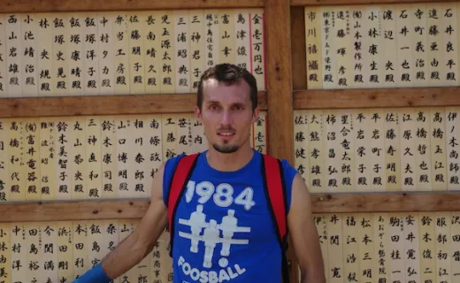 „Najważniejsze, że kochamy bieganie i się nie poddajemy”. Z Darkiem Laksą o charytatywnym bieganiu na siedmiu kontynentach. W niedzielę – Sapporo.  - 