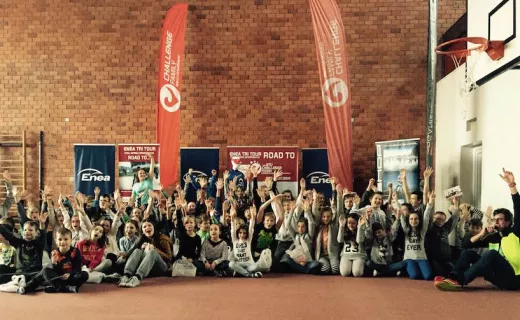 Poznań: Pokazują triathlon dzieciom - 12
