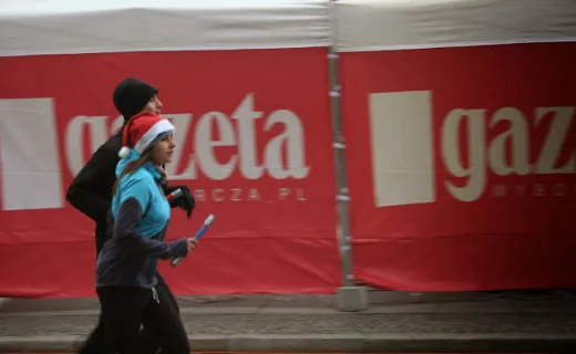 Wrocław biegał w charytatywnej sztafecie mikołajkowej [ZDJĘCIA] - 4