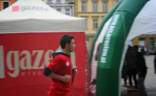 Wrocław biegał w charytatywnej sztafecie mikołajkowej [ZDJĘCIA] - 8