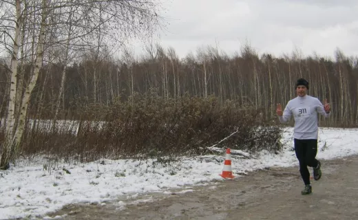 Wietrzny, ale zacięty Bieg Mikołajkowy na Kabatach. Góralka z Zabrza zdobywa stolicę [ZDJĘCIA] - 8
