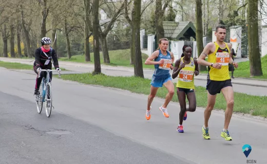 Shegumo i Jarzyńska wygrywają Maraton Łódź. Zbigniew Bródka biegał na 10 km [ZDJĘCIA] - 21