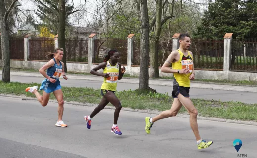 Shegumo i Jarzyńska wygrywają Maraton Łódź. Zbigniew Bródka biegał na 10 km [ZDJĘCIA] - 18