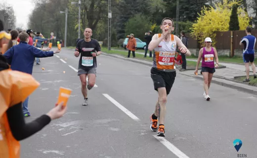 Shegumo i Jarzyńska wygrywają Maraton Łódź. Zbigniew Bródka biegał na 10 km [ZDJĘCIA] - 16