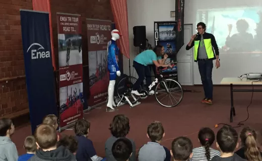 Poznań: Pokazują triathlon dzieciom - 6