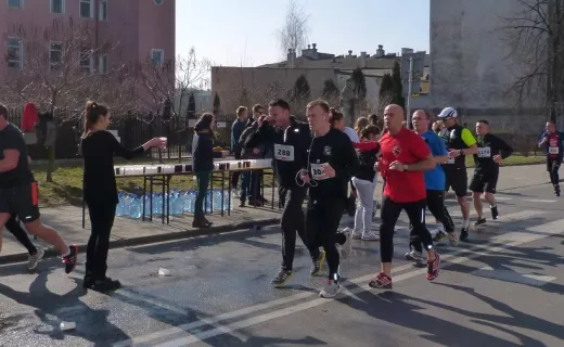 VII Bieg Kazików: Półtora tysiąca biegaczy w Radomiu! [ZDJĘCIA] - 64