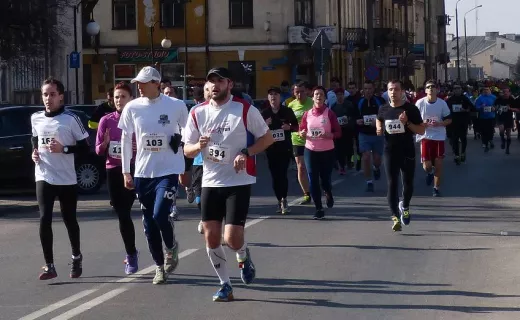 VII Bieg Kazików: Półtora tysiąca biegaczy w Radomiu! [ZDJĘCIA] - 44