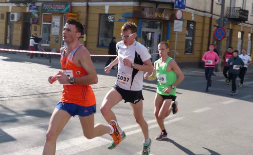 VII Bieg Kazików: Półtora tysiąca biegaczy w Radomiu! [ZDJĘCIA] - 1