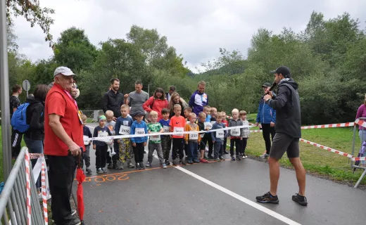 To najmłodsi uczestnicy Festiwalu Biegowego. Mnóstwo dzieci pojawiło się na starcie - 