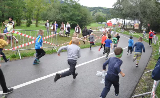 To najmłodsi uczestnicy Festiwalu Biegowego. Mnóstwo dzieci pojawiło się na starcie - 