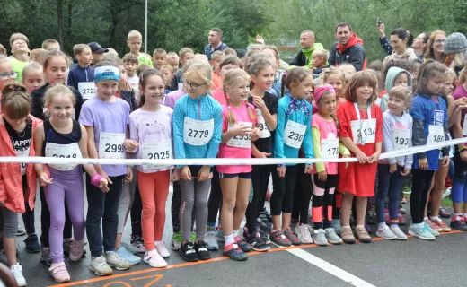 To najmłodsi uczestnicy Festiwalu Biegowego. Mnóstwo dzieci pojawiło się na starcie - 