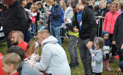 To najmłodsi uczestnicy Festiwalu Biegowego. Mnóstwo dzieci pojawiło się na starcie - 