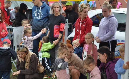 To najmłodsi uczestnicy Festiwalu Biegowego. Mnóstwo dzieci pojawiło się na starcie - 