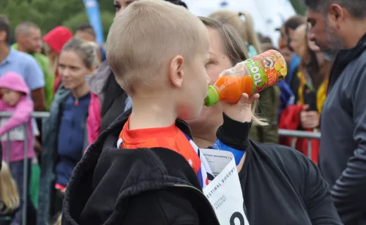 To najmłodsi uczestnicy Festiwalu Biegowego. Mnóstwo dzieci pojawiło się na starcie - 